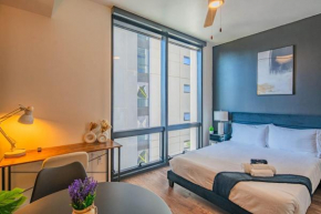 Blissful Studio High Rise DT, Pool, Gym, Parking
